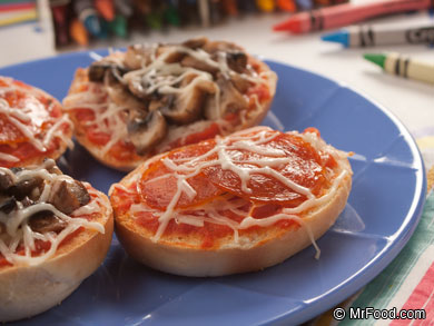 Itsy Bitsy Pizza Bagels