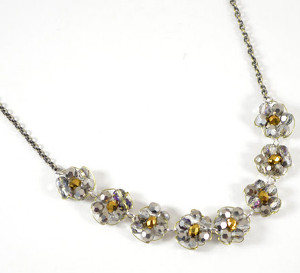 Glam Daisy Chain Necklace