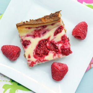 Dreamy Raspberry Cheesecake Bars