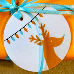 25 Embellished Gift Tags and Bows For Christmas