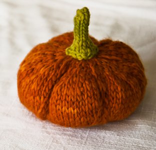 Petite Knit Pumpkin 