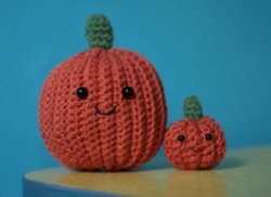 http://static.primecp.com/master_images/Halloween-Crafts/crochet-pumpkin-3.JPG