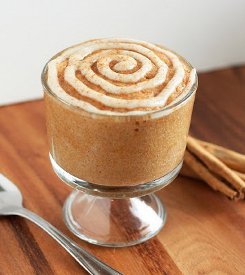 3 Minute Cinnamon Roll Cake