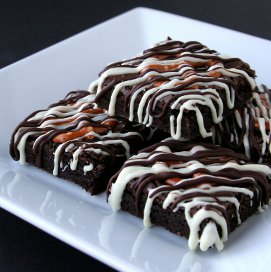 Chocolate Drizzled Pretzel Brownies