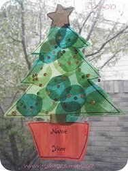 Christmas Tree Sun Catchers | AllFreeHolidayCrafts.com