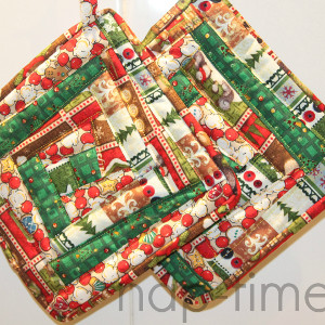 Quilted Christmas Potholders | AllFreeHolidayCrafts.com