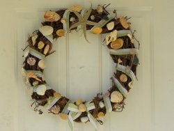 Decorative Summertime Beach Wreath | AllFreeHolidayCrafts.com