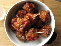 Slow Cooker Meatballs in Chili Apricot Sauce