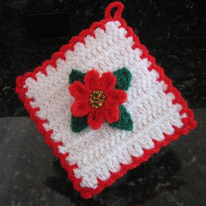 Christmas Decoration Potholders | FaveCrafts.com