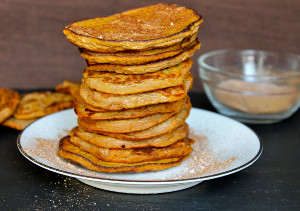 5-Ingredient Pumpkin Spice Pancakes 